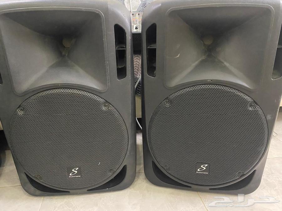 Broken with four speakers and all its accessories for auction63213103873411111