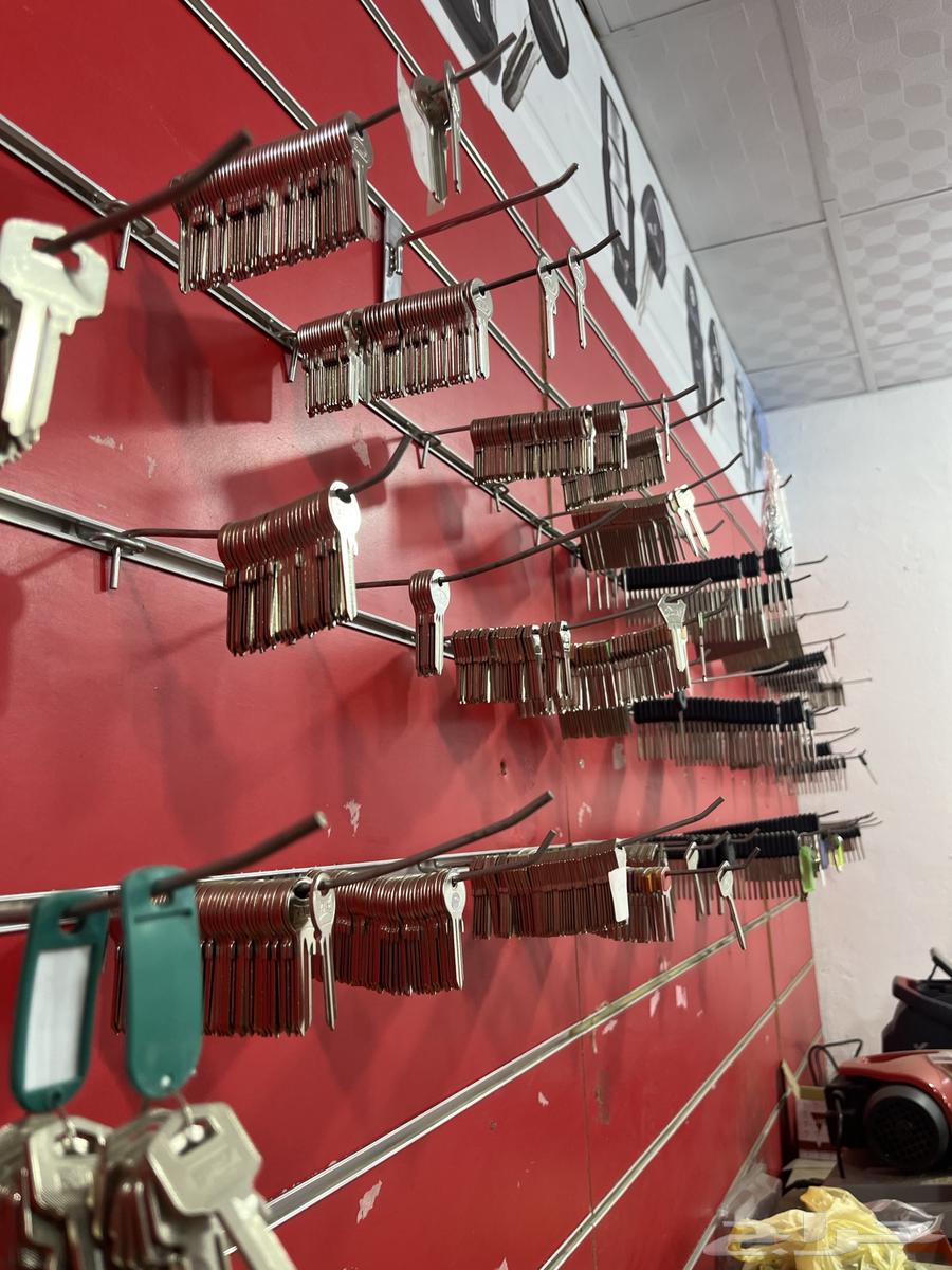 Programming all types of cars and unlocking house locks63326403202435110
