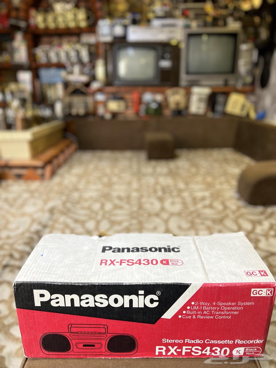 New Panasonic radio and recorder, old storage, traditional heritage63214632022019112