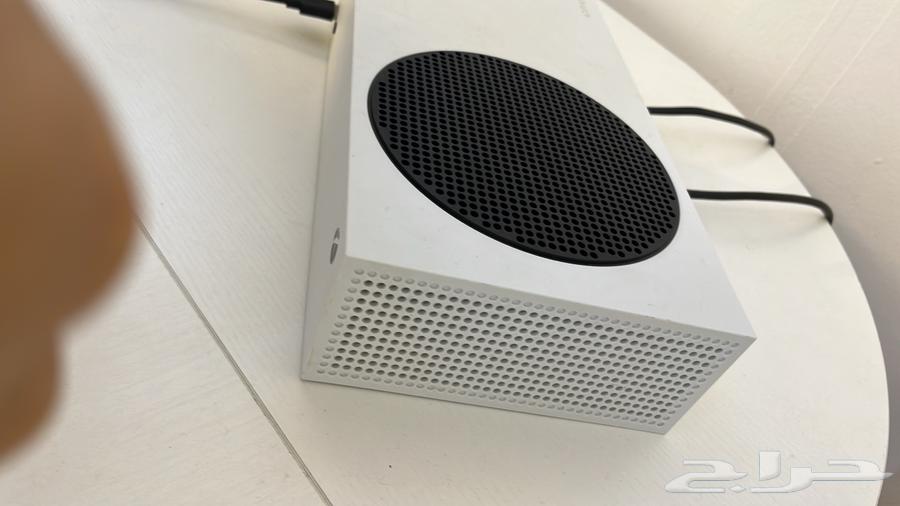 Very clean Xbox, only 6 months used63215589811585111