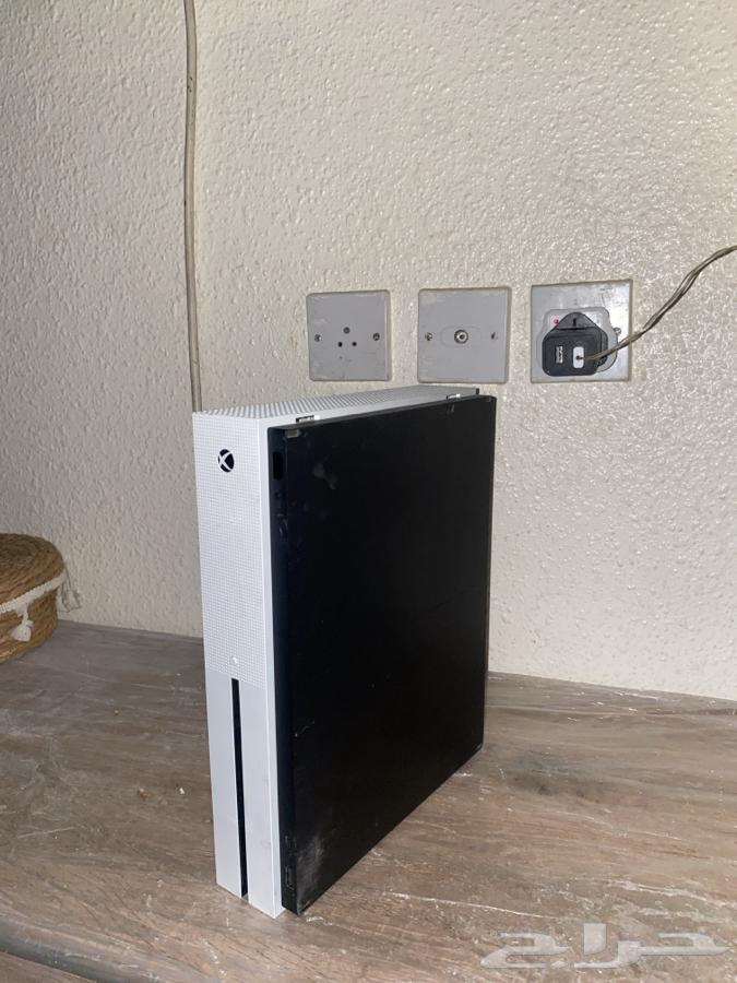 Xbox for sale with controller63215125632770112