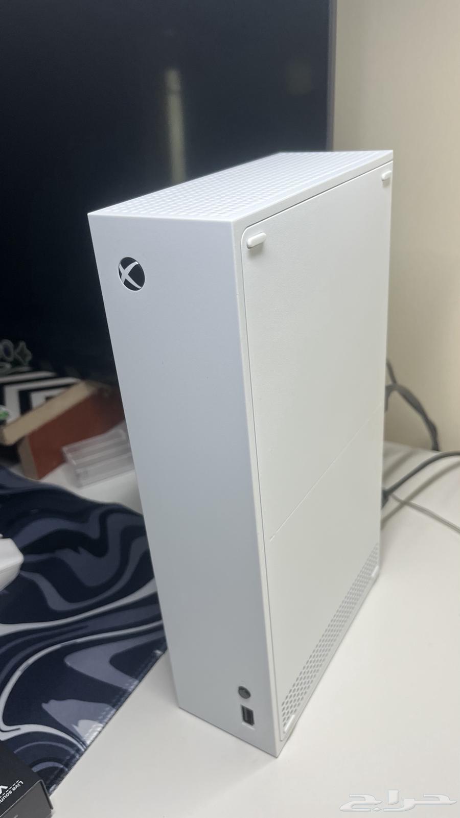 Xbox Series S, its new brother63213115035778113