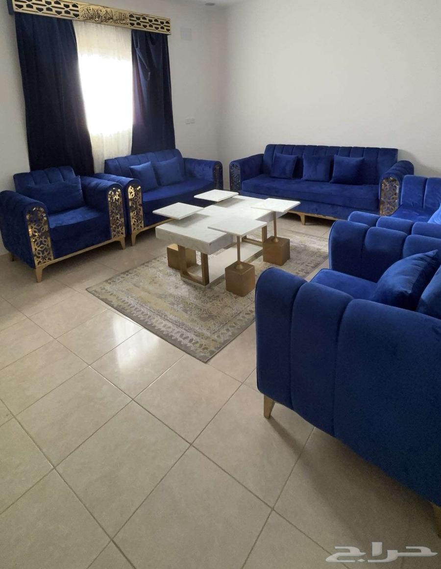 كنب للبيع مع طاولاته مع الفرشة اخو الجديد نظيف جد ا632126163845151113