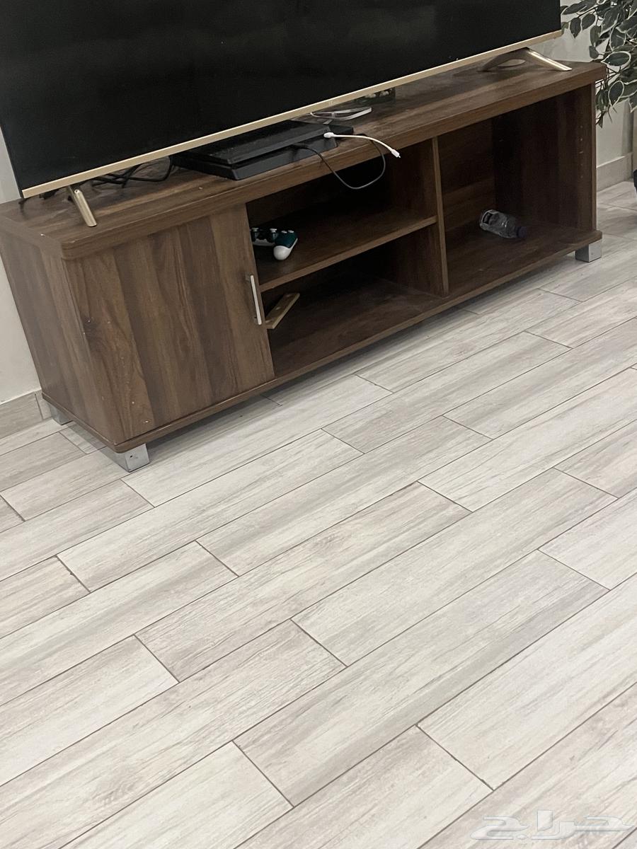TV table for 100 riyals63213122897281111