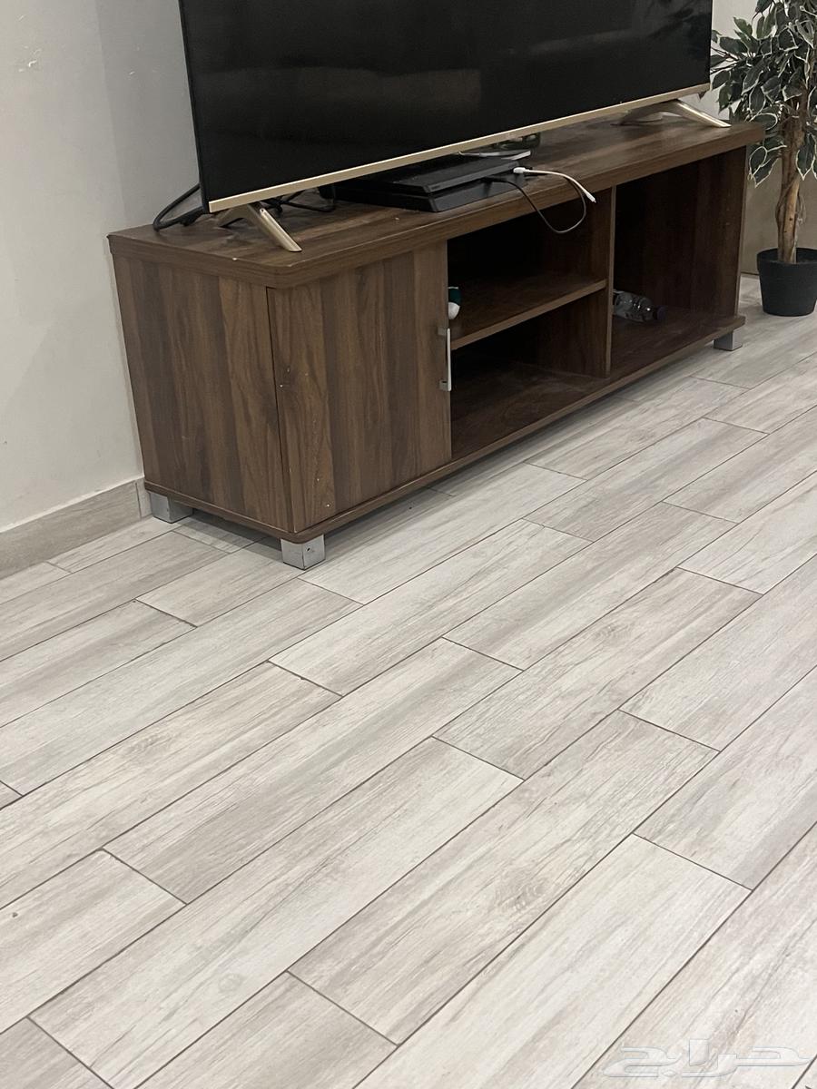 TV table for 100 riyals63213122897281112