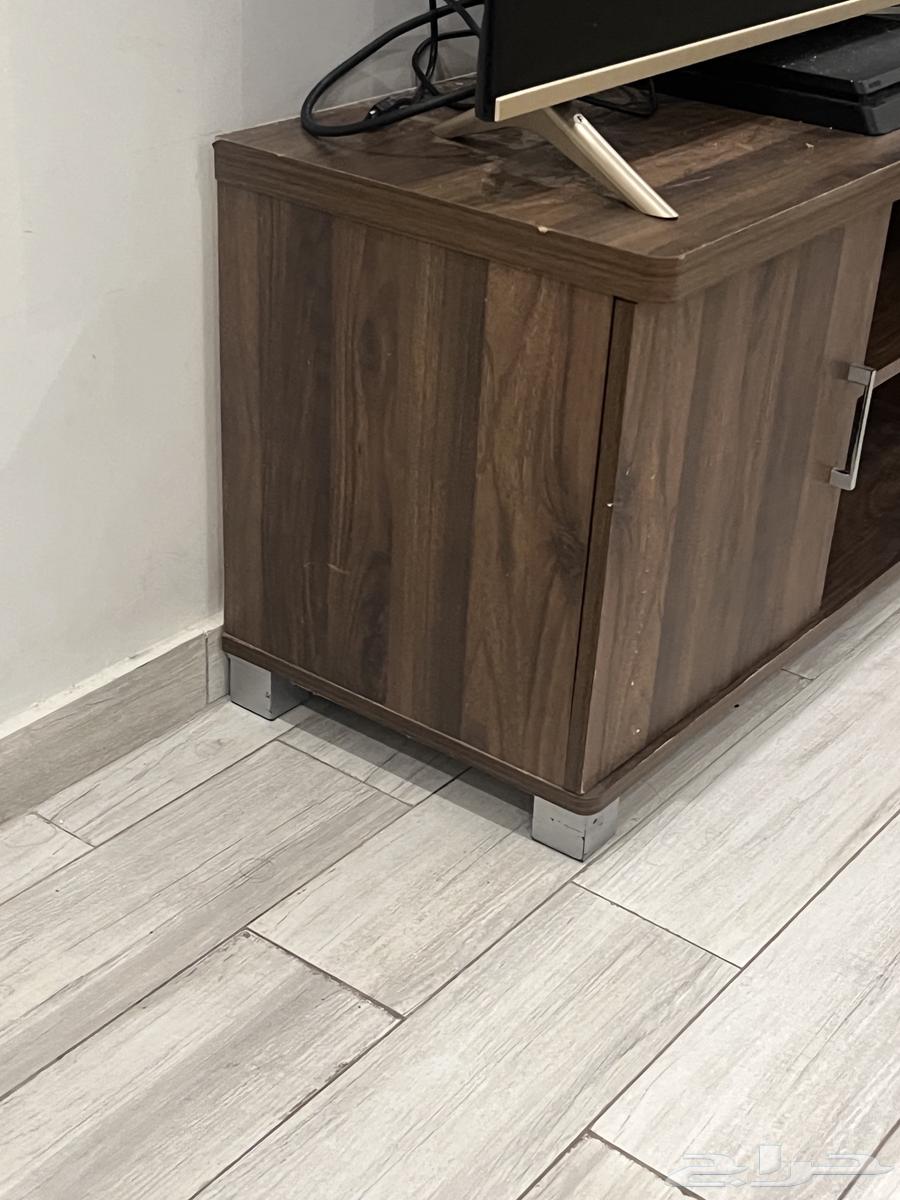 TV table for 100 riyals63213122897281113