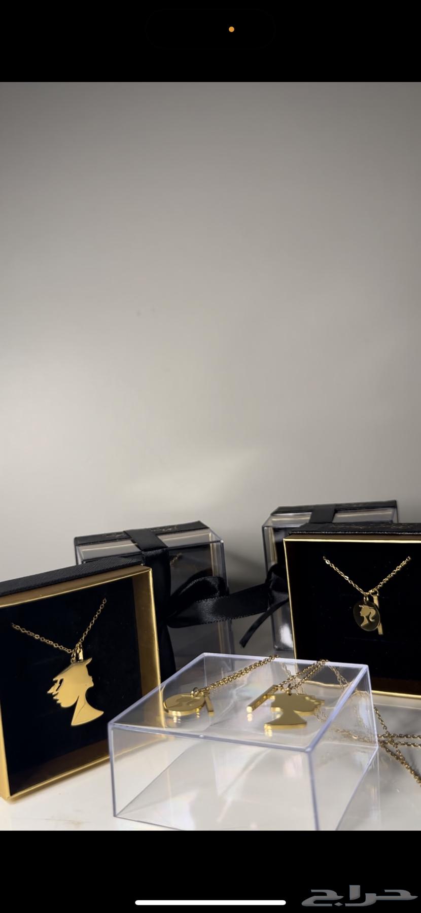 Necklace sets come in two types: with boxes, packaging, and very beautiful ribbons.63212613590531112