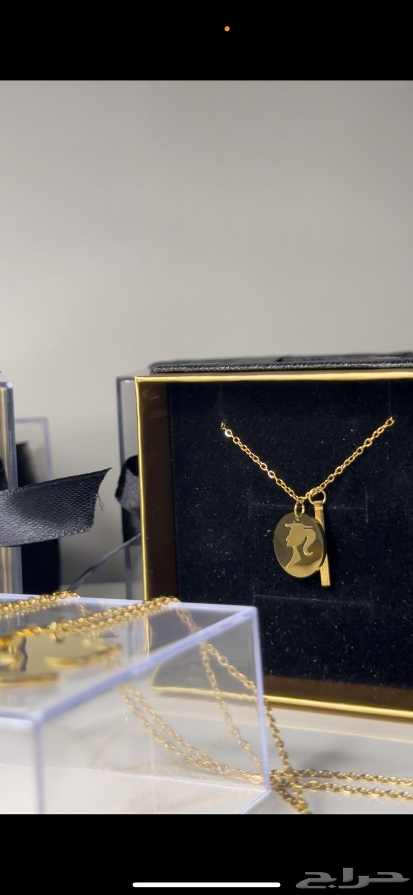Necklace sets come in two types: with boxes, packaging, and very beautiful ribbons.63212613590531114