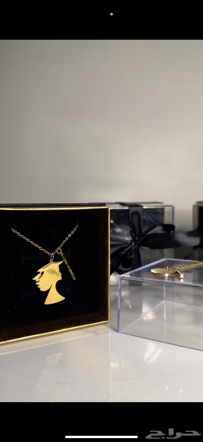 Necklace sets come in two types: with boxes, packaging, and very beautiful ribbons.63212613590531113