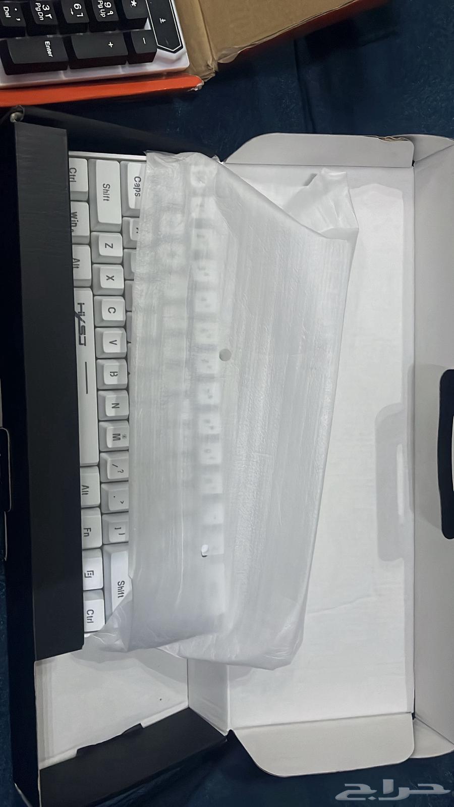 A new keyboard for sale.632116230241291118