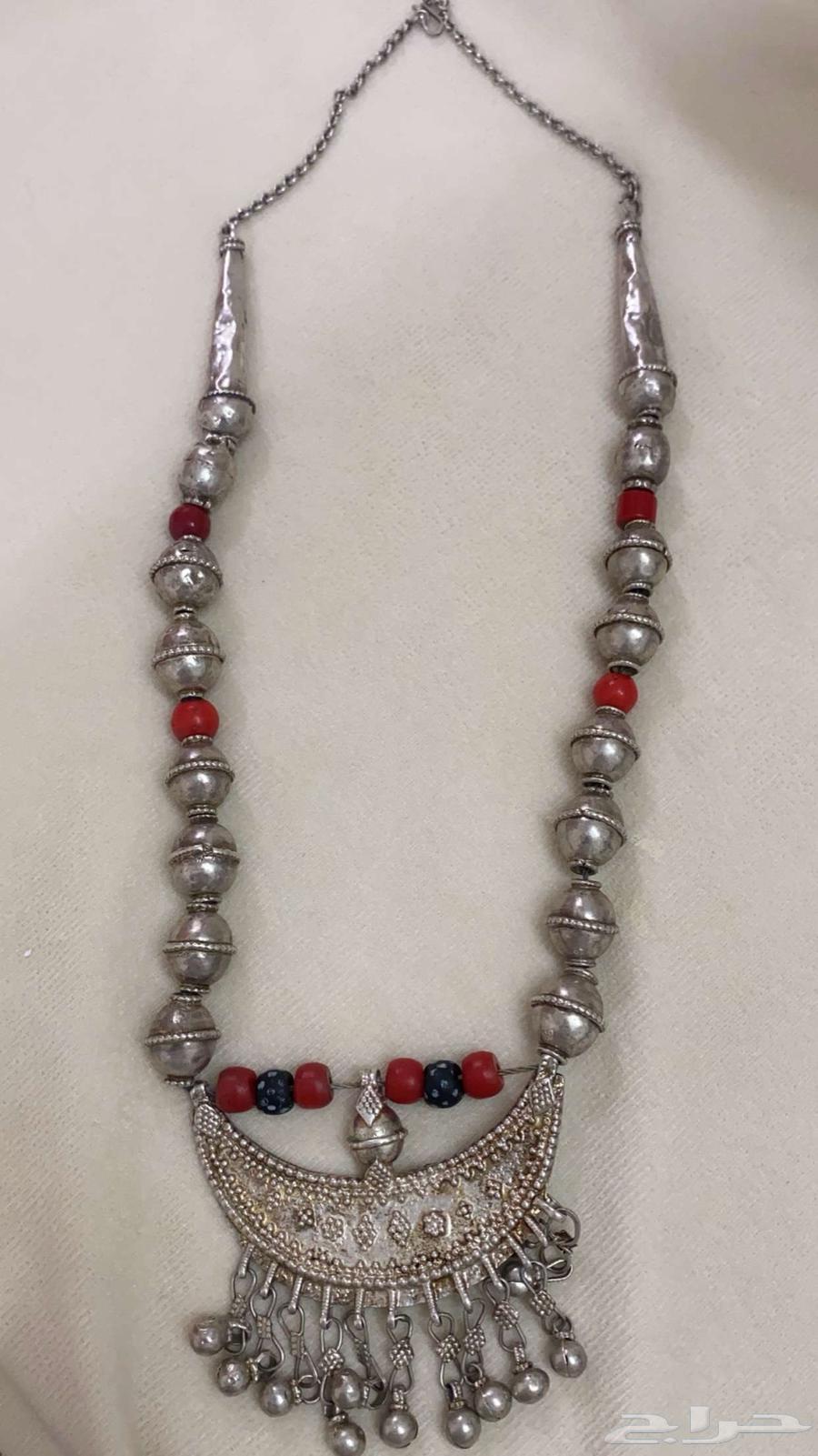 Old silver necklace foundation day63208593445121111