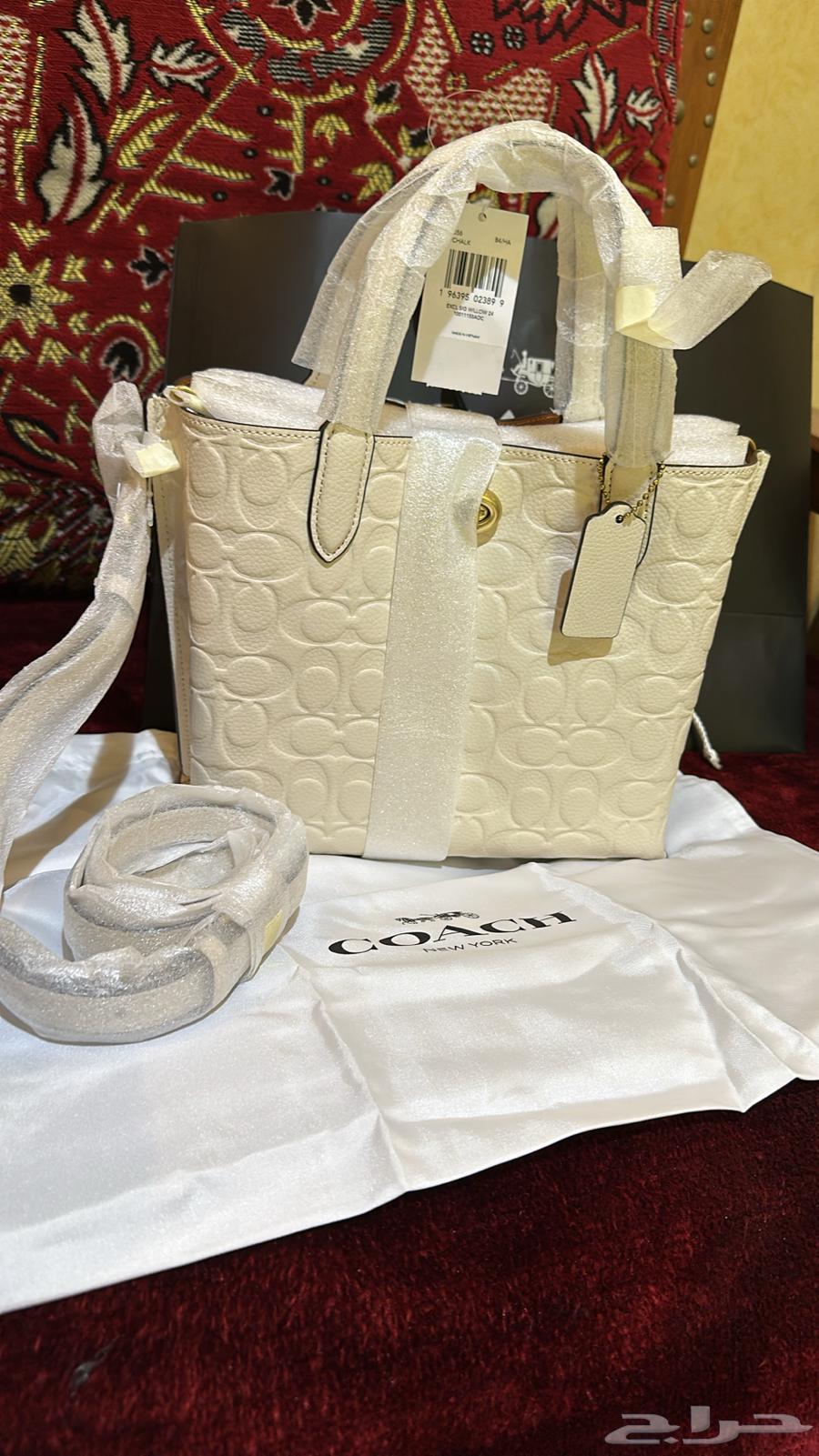 A bag from the brand Coach63208100775810111