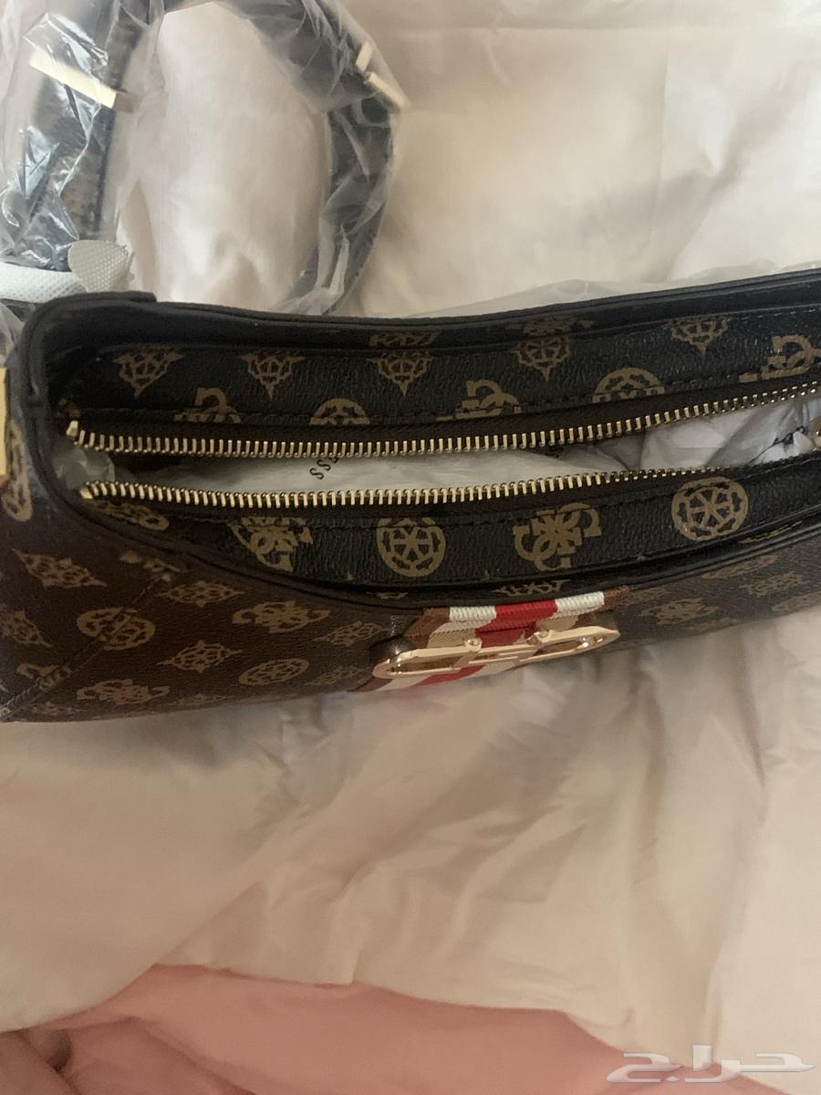 A brand new GUESS women's bag63209056212994111