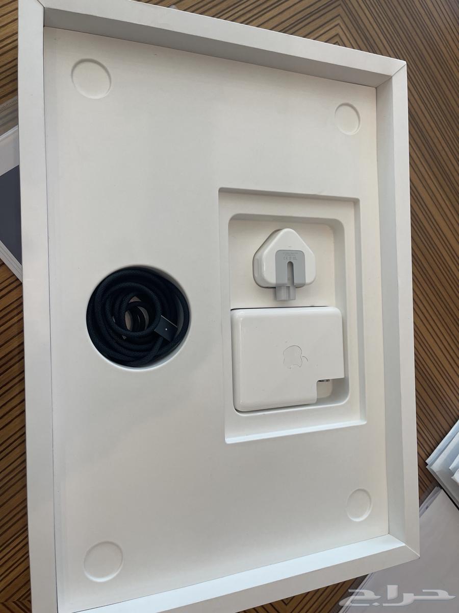 MacBook Pro 1663209052083457112
