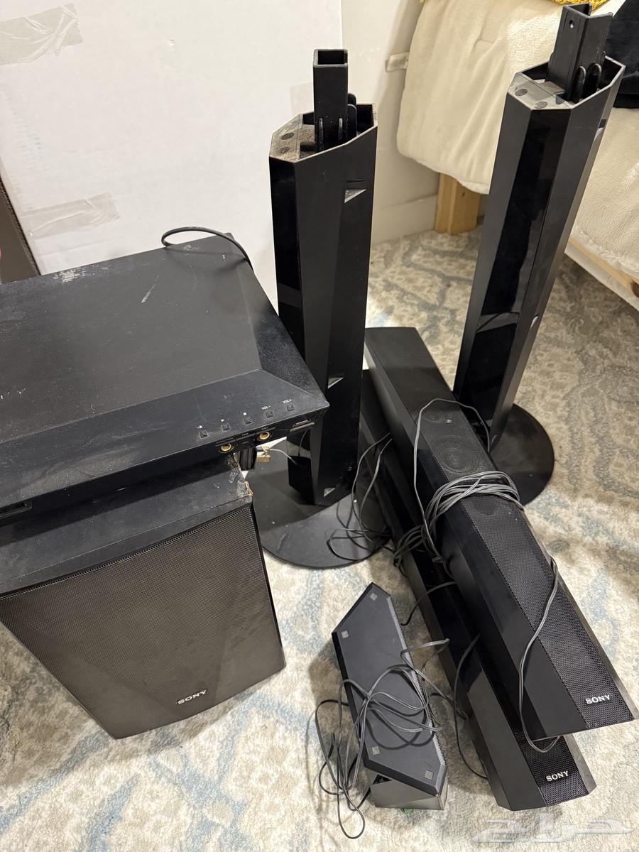 Sony headphone studio used and TV table632100826543381116