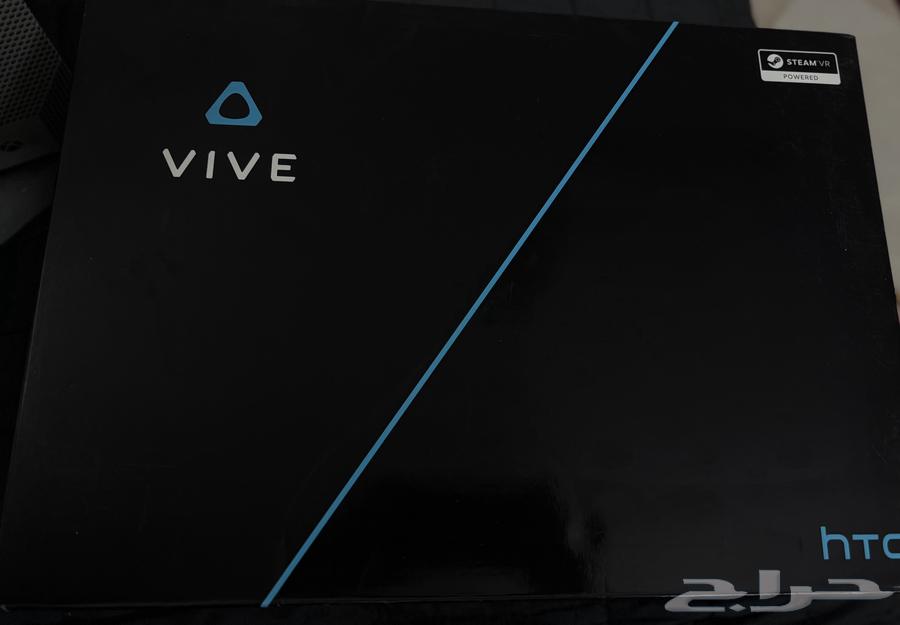 Xbox One and HTC virtual reality headset63210053687298111