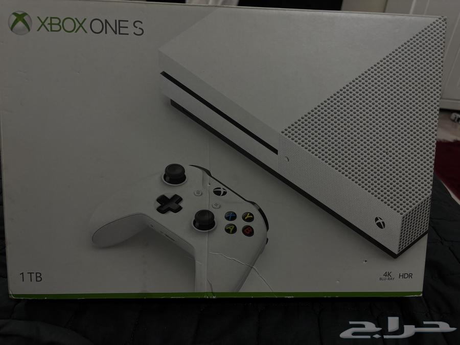 Xbox One and HTC virtual reality headset63210053687298112