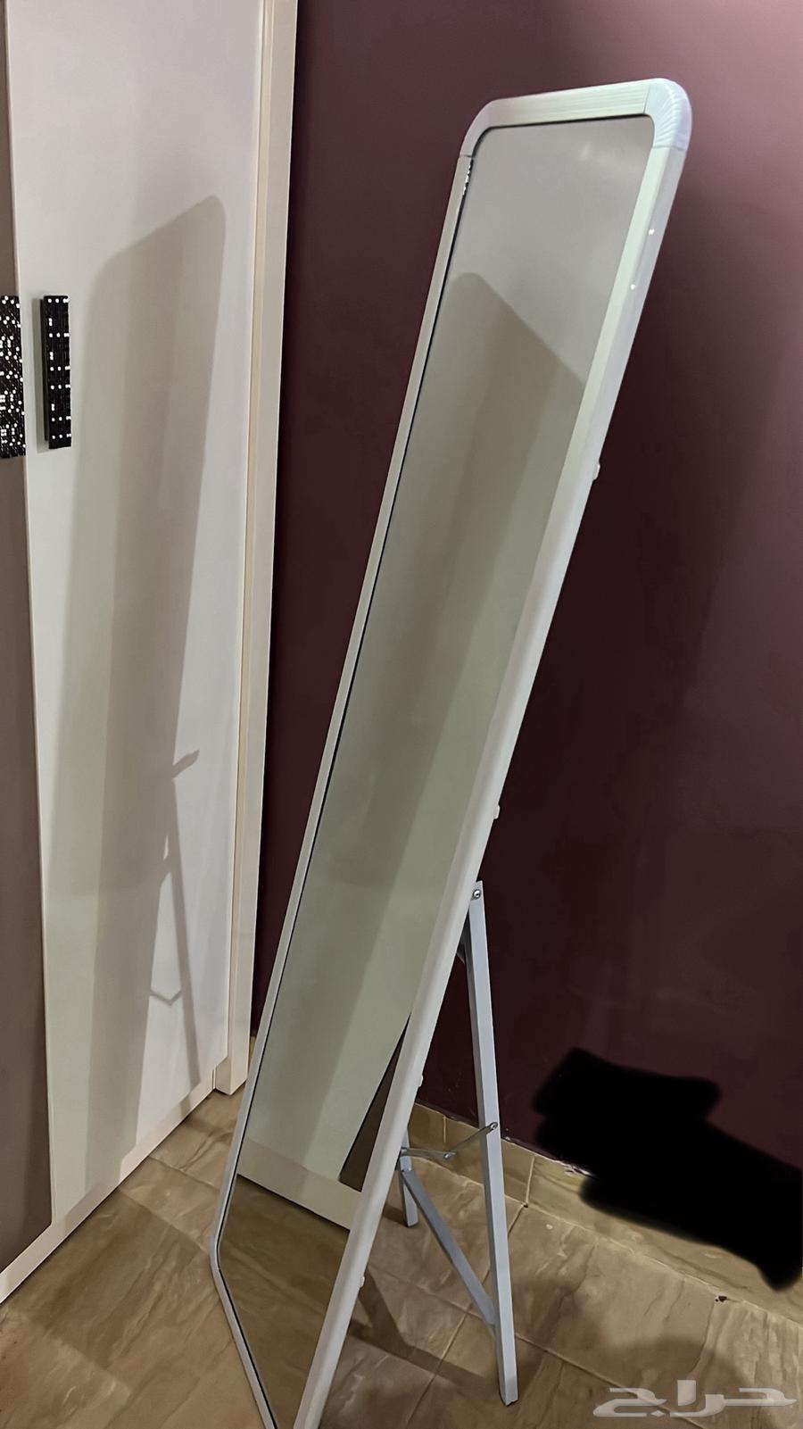 2 haircuts, 1 swivel office chair, 1 full-length mirror63206100843906113