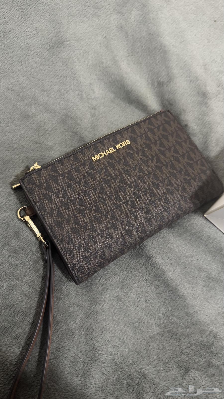 Michael Kors bag or pouch63205560826882113