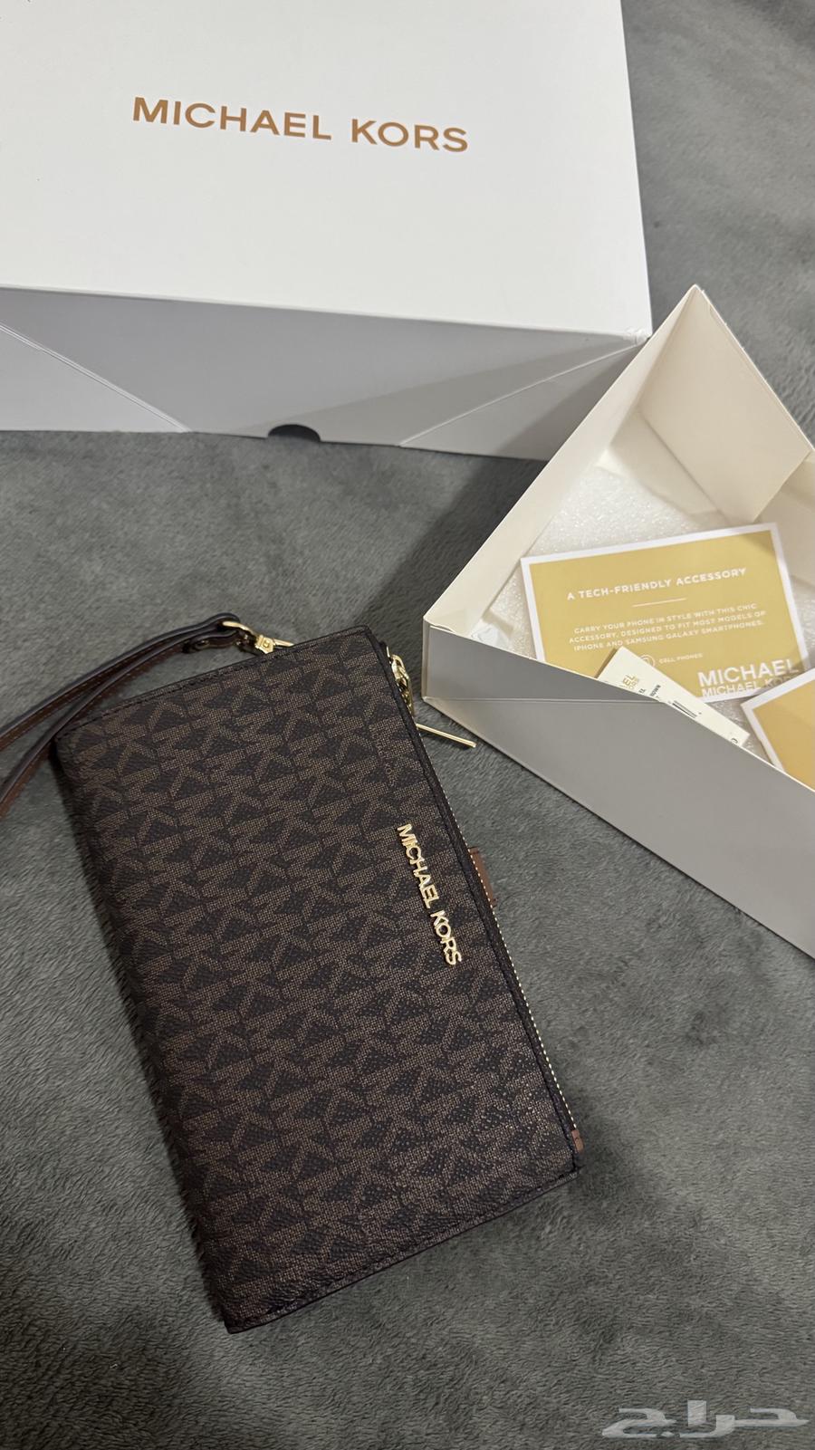 Michael Kors bag or pouch63205560826882111