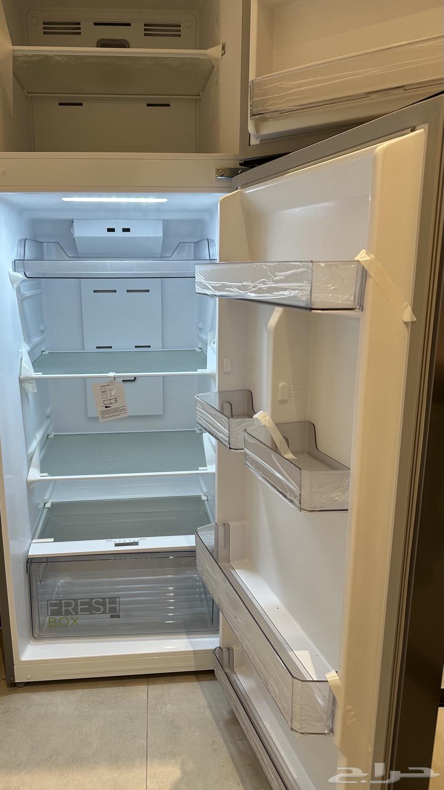 Extra 9 cubic feet silver refrigerator with 3 cubic feet freezer63206108742403111