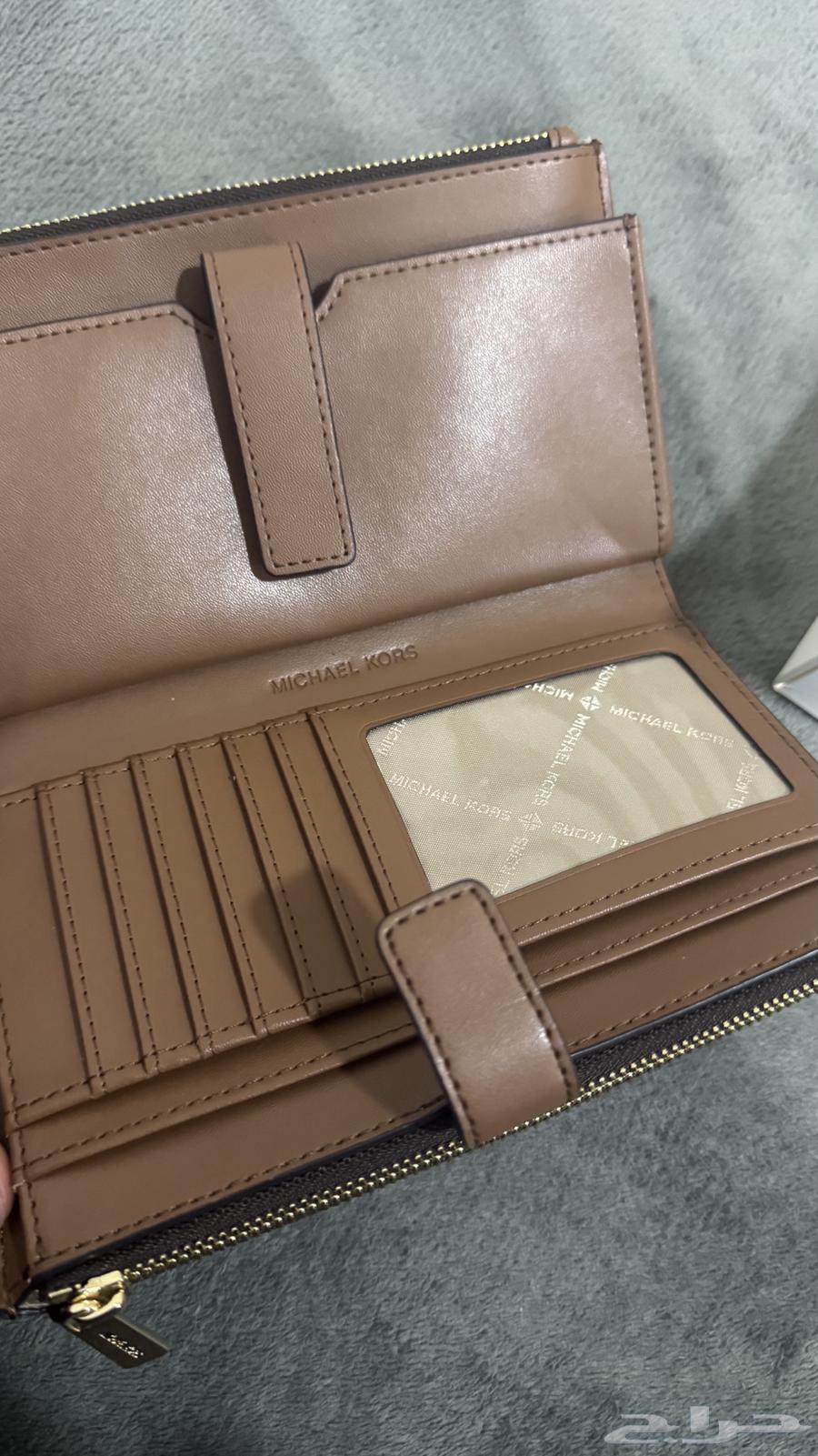 Michael Kors bag or pouch63205560826882114