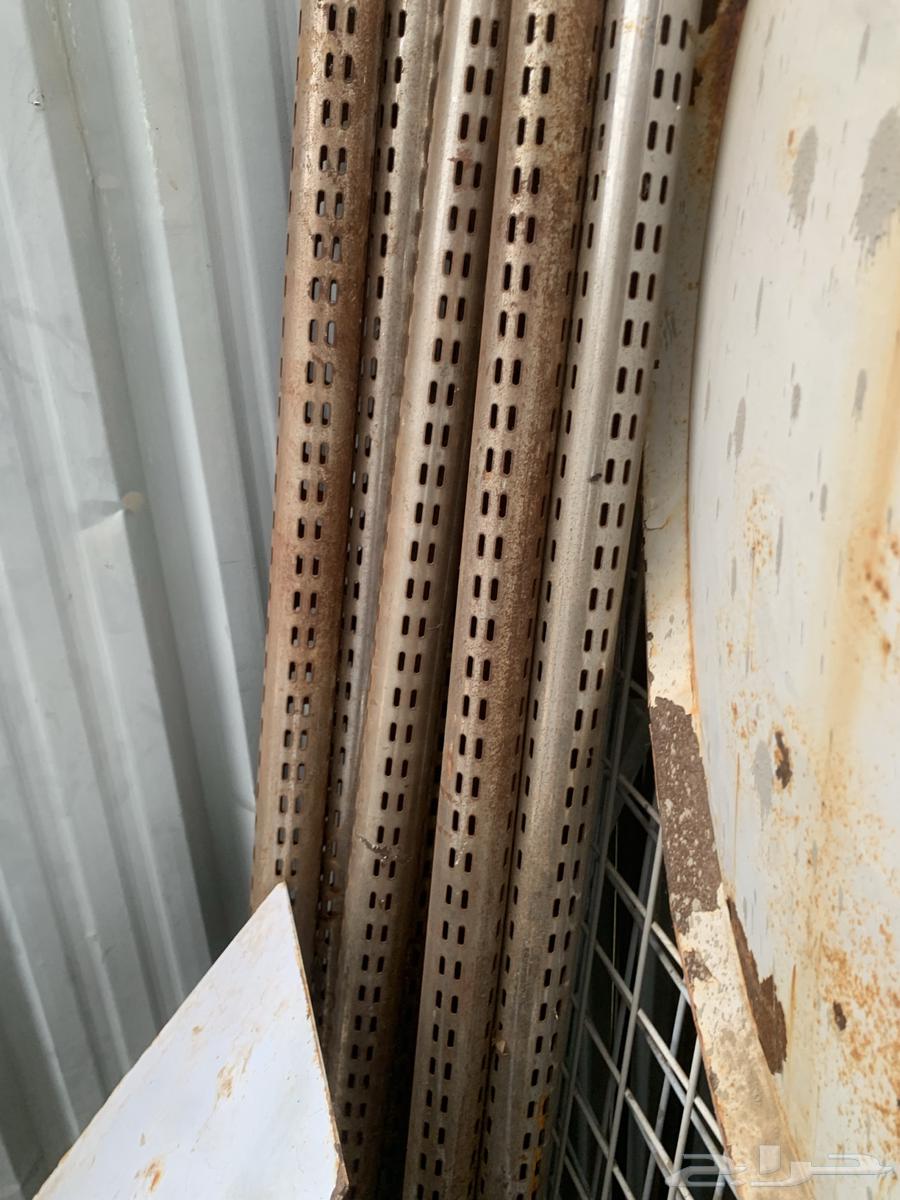 22 glass shop shelves, 1 meter with their bases63208133346307111