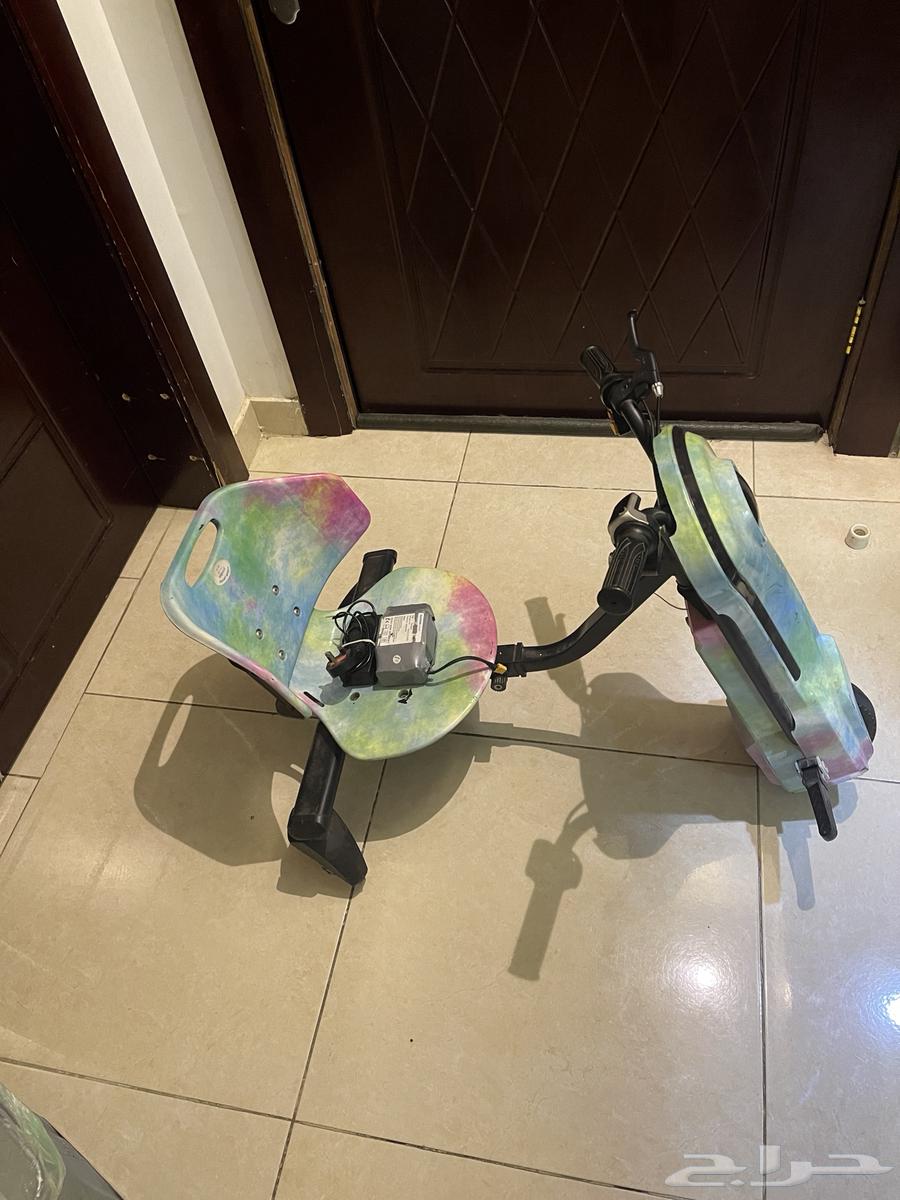سكوتر كهربائي ثلاثي العجلات تم البيع63207605803778112