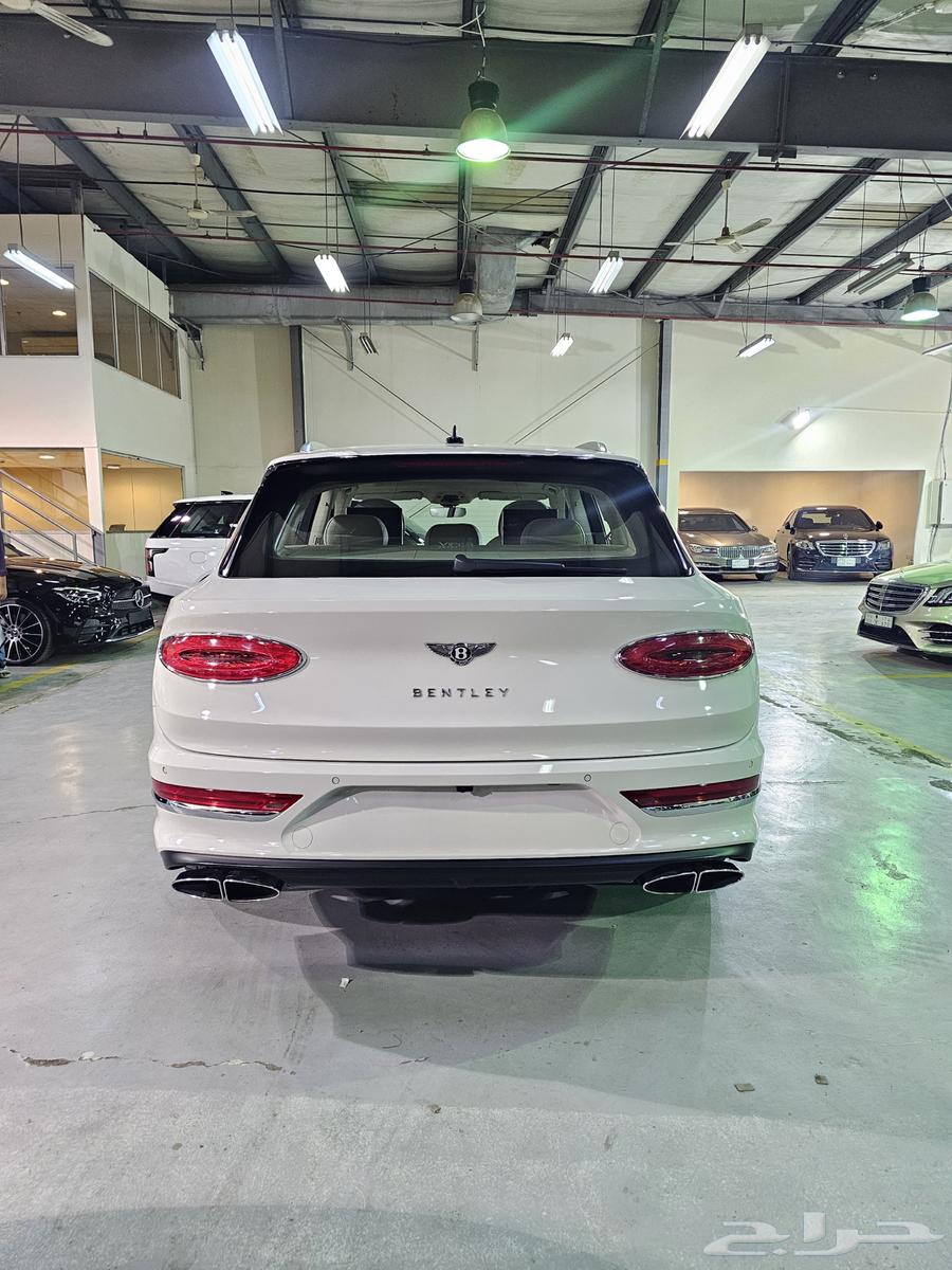 Bentley Bentayga 202263316814729731111