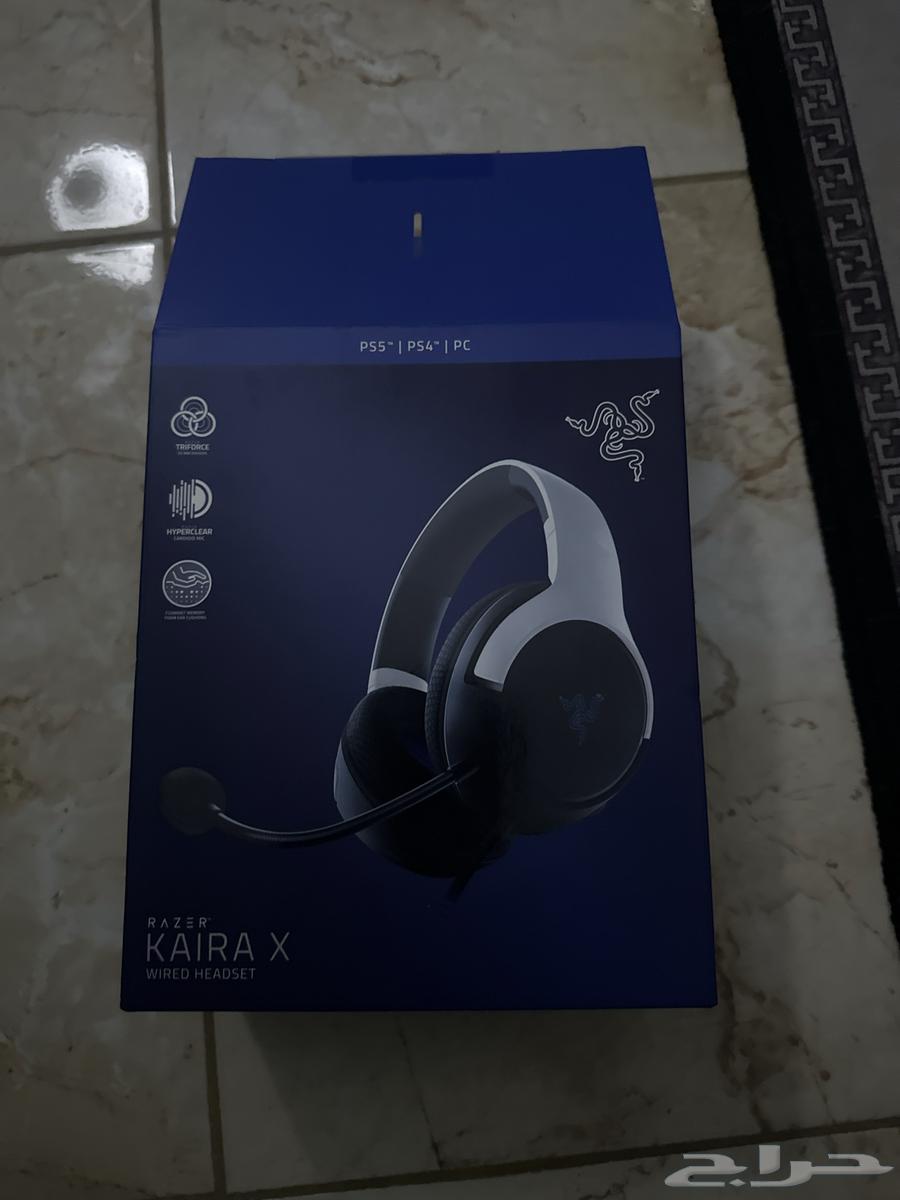 Sony 4 and headphones for sale63206104577410111
