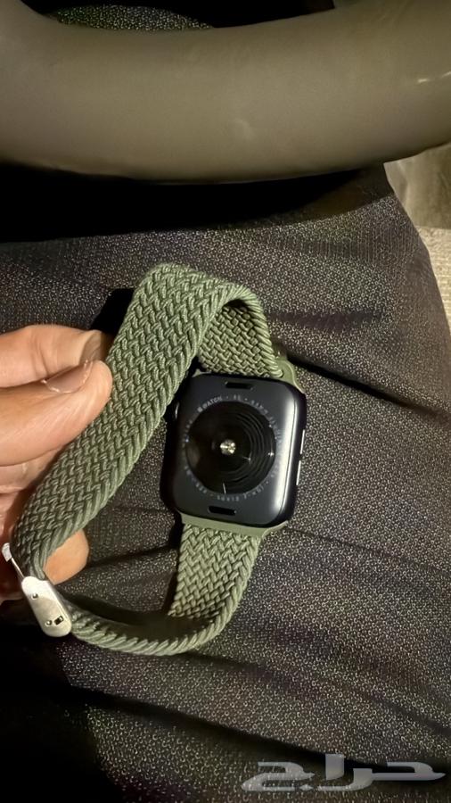 Apple Watch SE with a sporty strap available for sale at the asking price63206097160322112