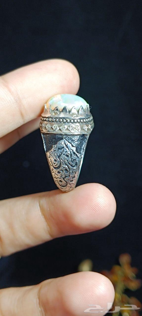 A diamond-studded opal63206093001347111