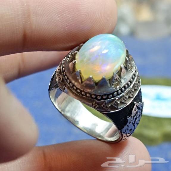A diamond-studded opal63206093001347112