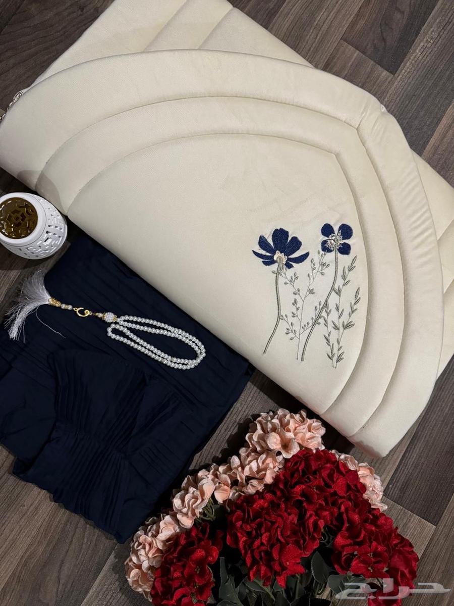Mother's gift: a prayer mat, a prayer sheet63209085508482112