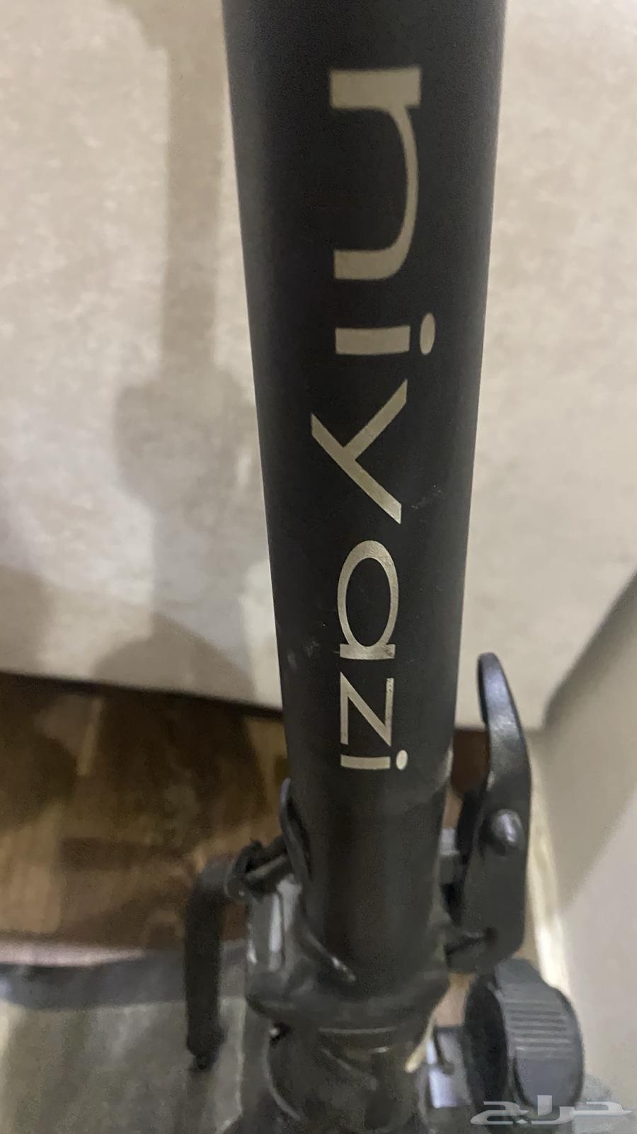 New scooter with charger, key, and spare key63205574925826111