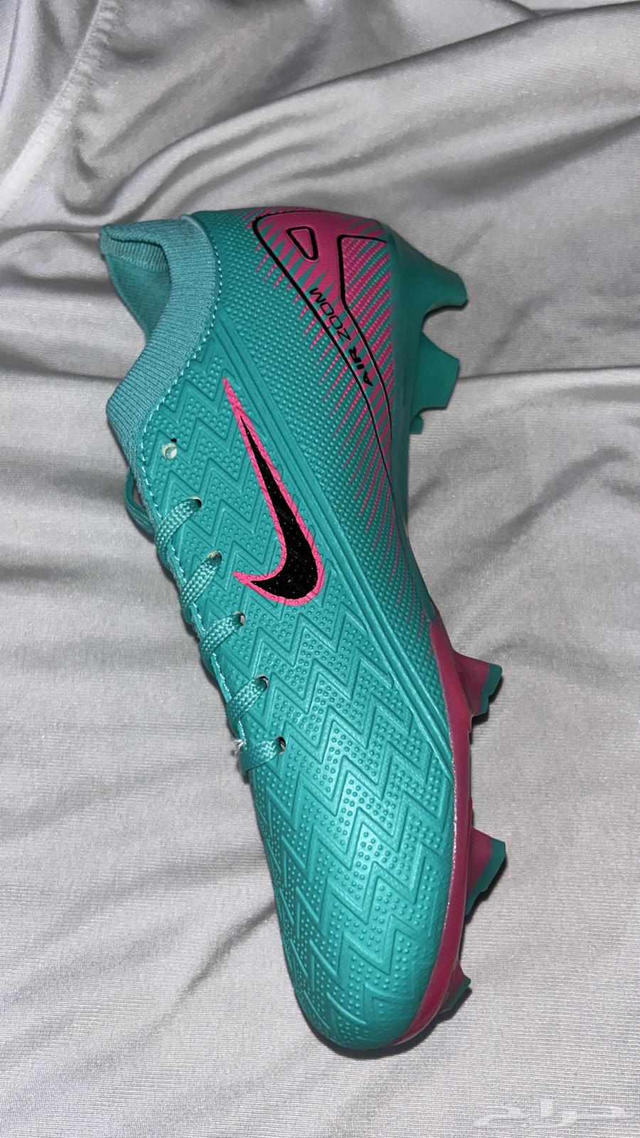 Size 40 shoe63203408561411111