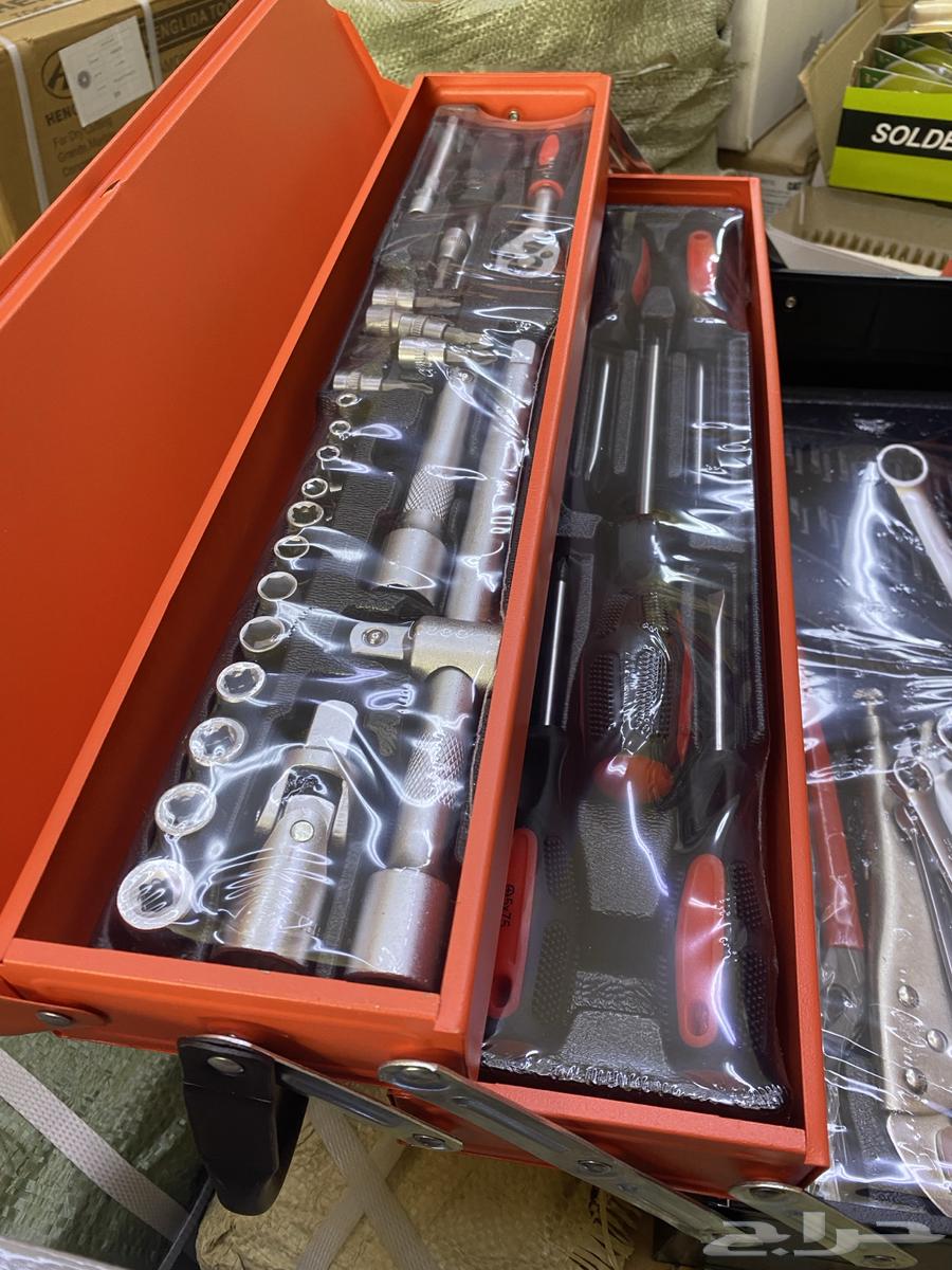 Iron tool bag with key set, screwdrivers, and pliers63205579419651114
