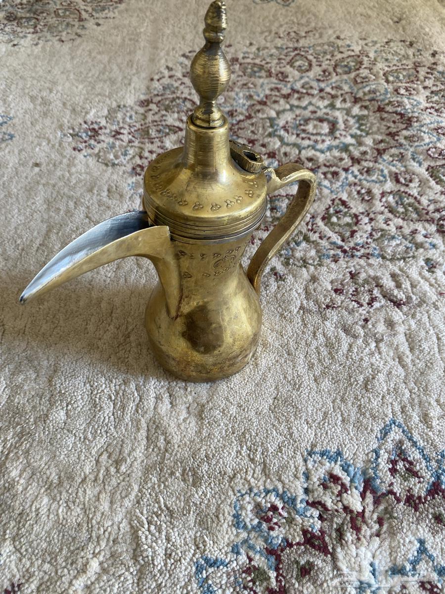 The seal of Ibrahim on the Quraysh woman is very old.63205586621187111