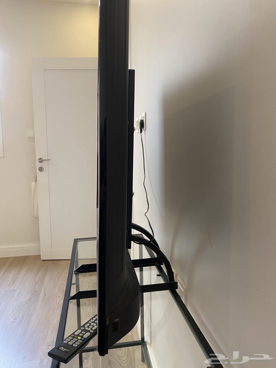 49-inch Dansat screen in excellent condition with stand and remote control63204506552067113