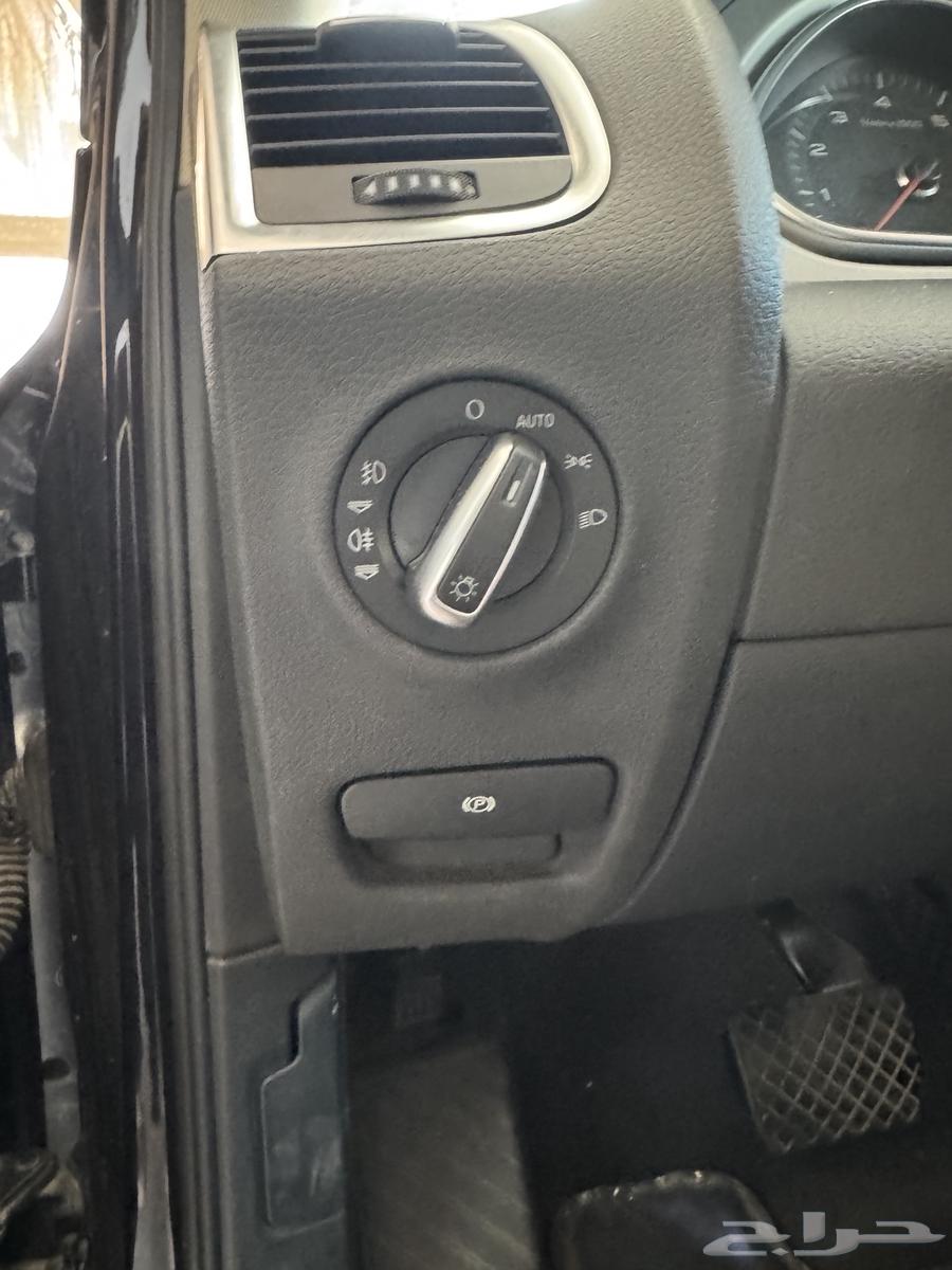 Audi Q7.63312047796098115