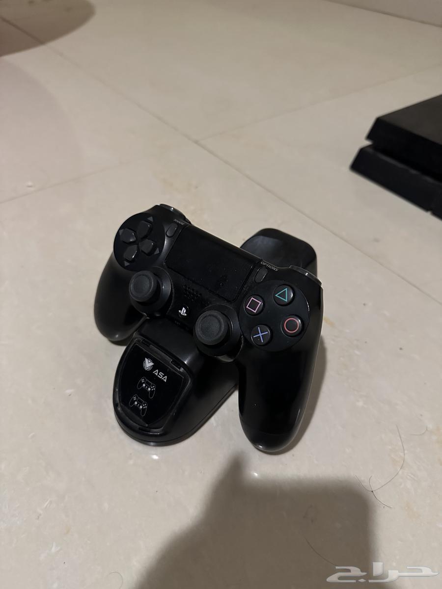 Sony 4 with hand63205095795843111