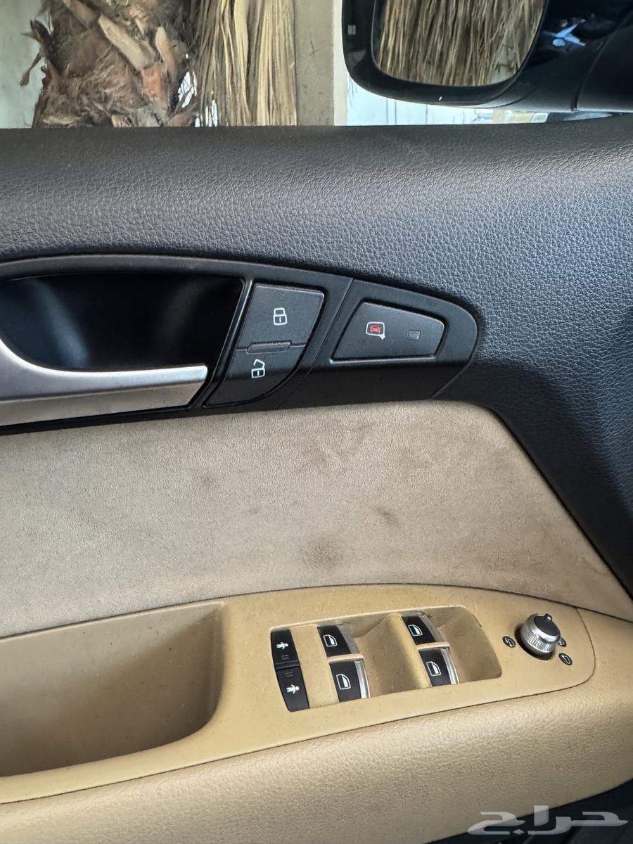 Audi Q7.63312047796098112