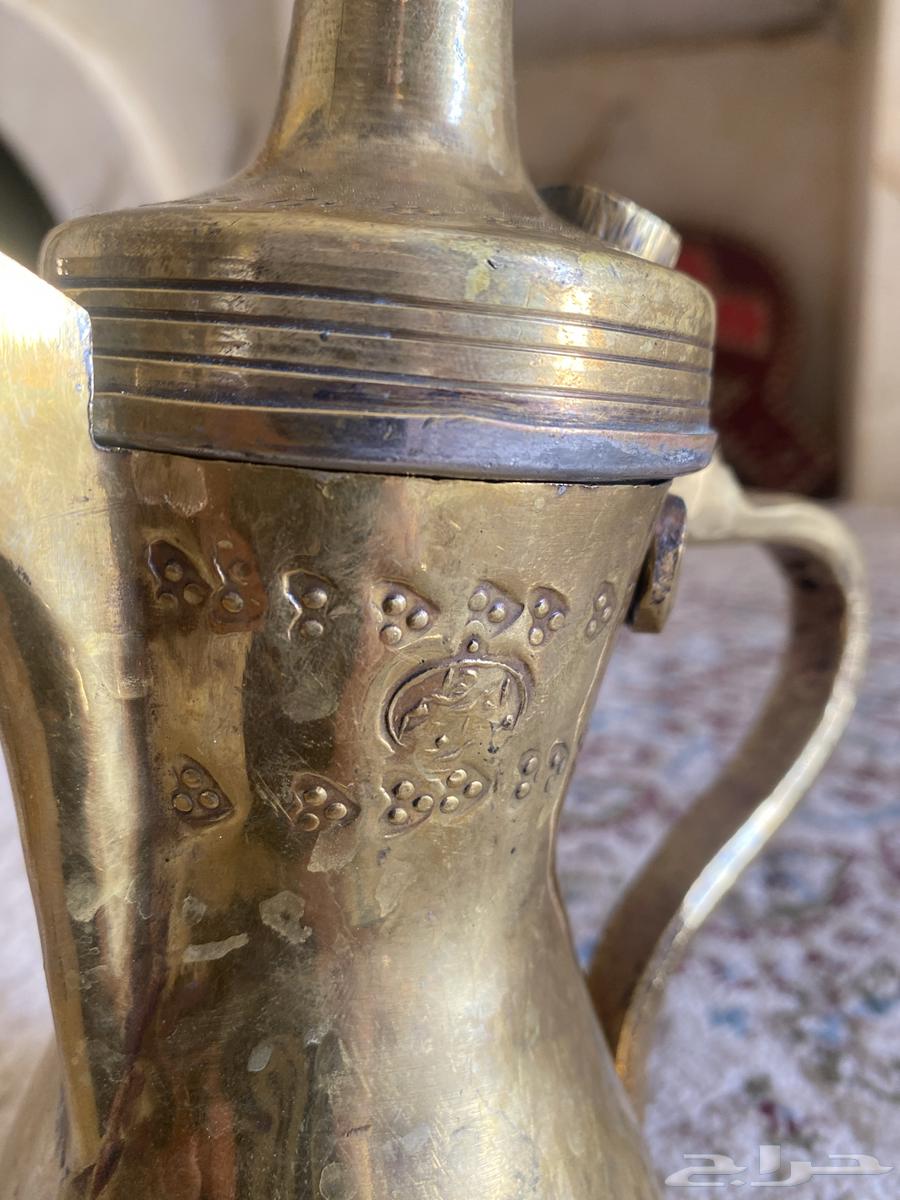 The seal of Ibrahim on the Quraysh woman is very old.63205586621187112
