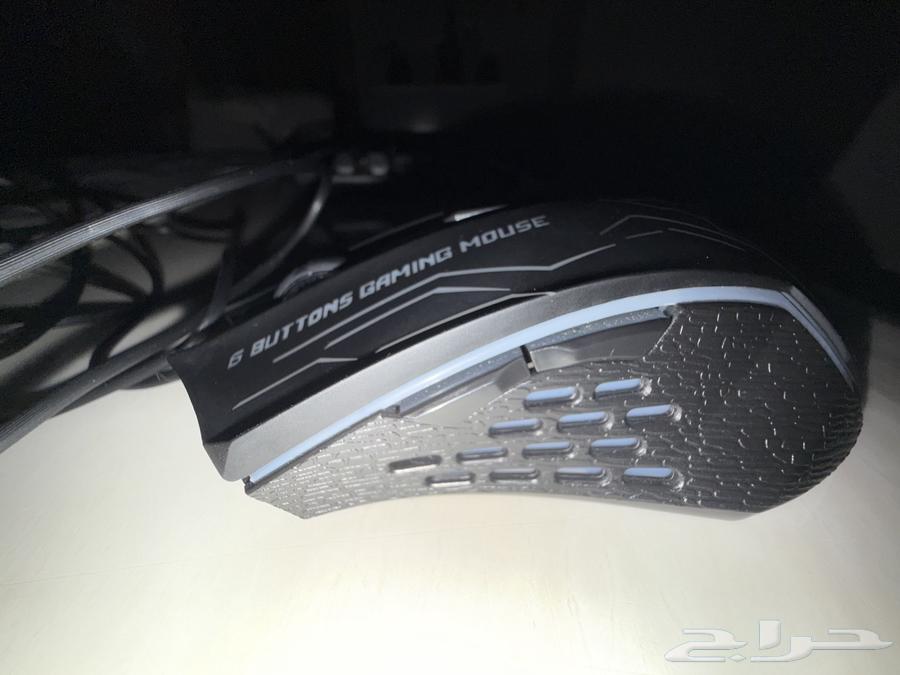 Mouse and keyboard from an unspecified company63203926496131111
