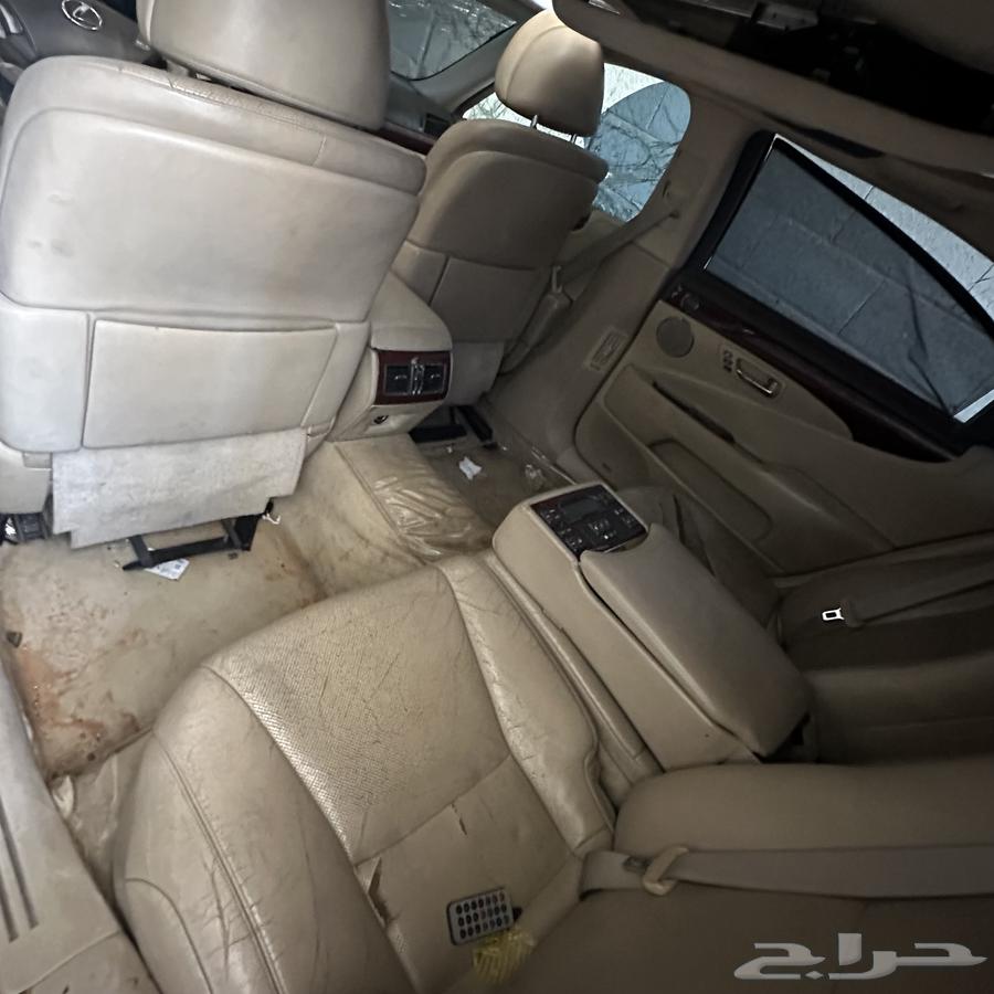Lexus 460 model 2009, for dismantling only, the plate is missing63309767127811111