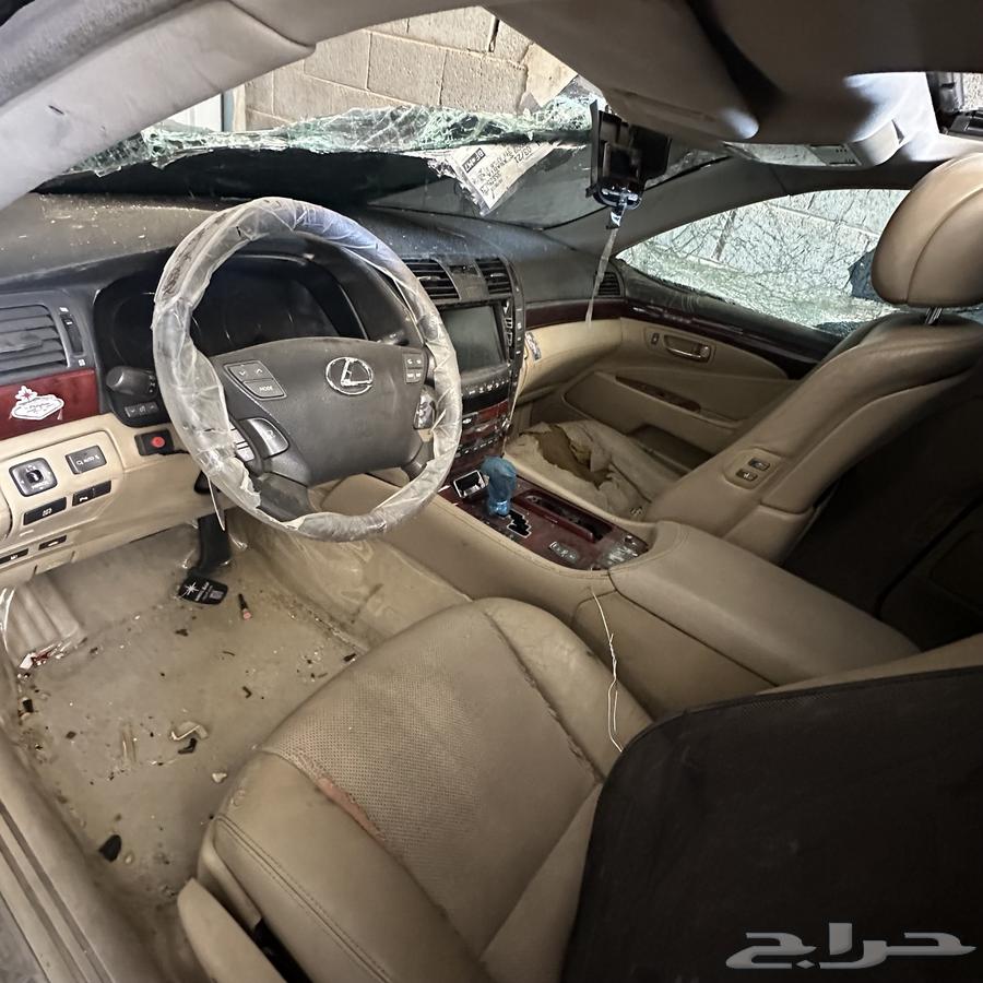 Lexus 460 model 2009, for dismantling only, the plate is missing63309767127811112