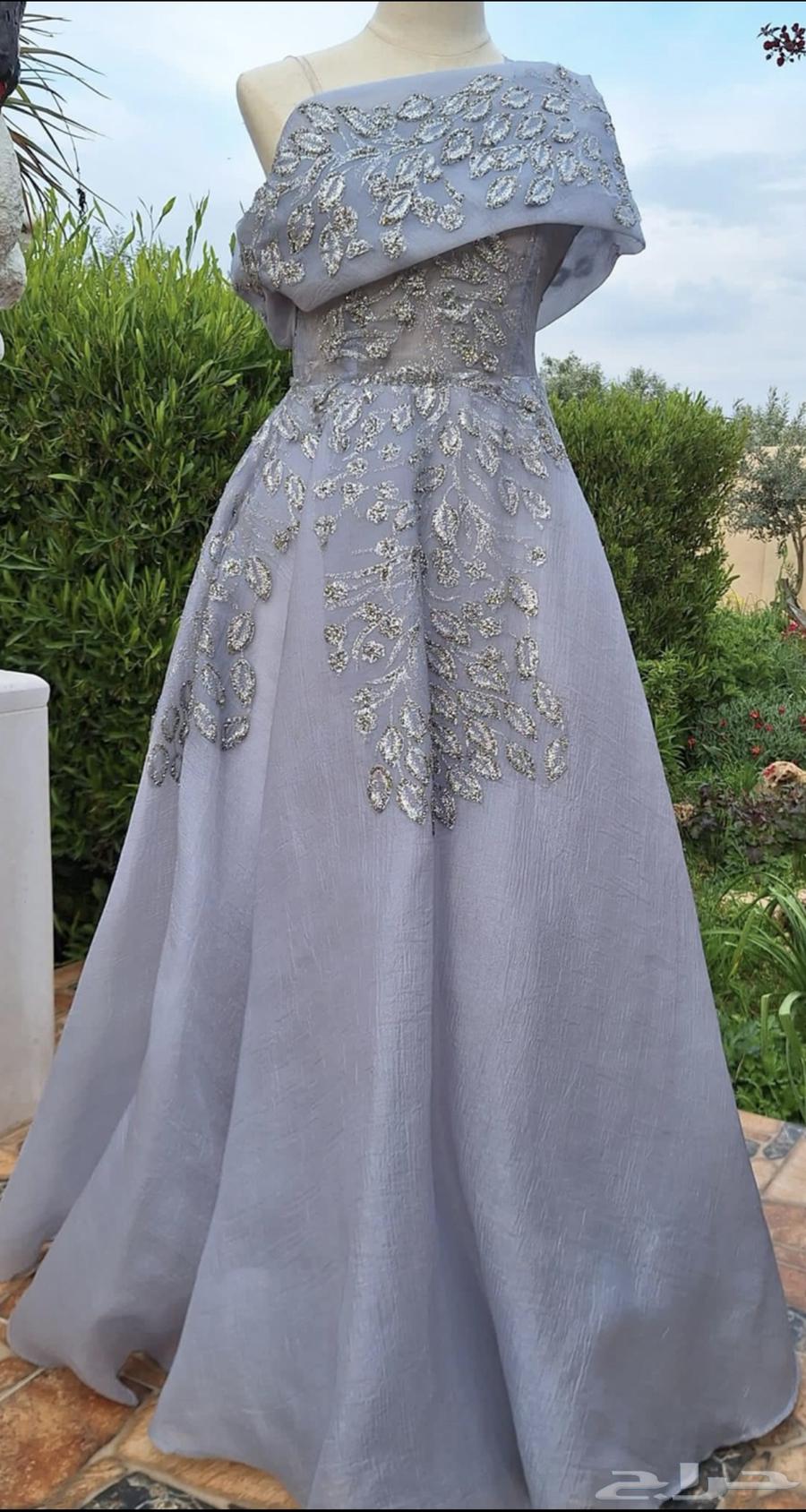 Queen or wedding dress63205070639746111