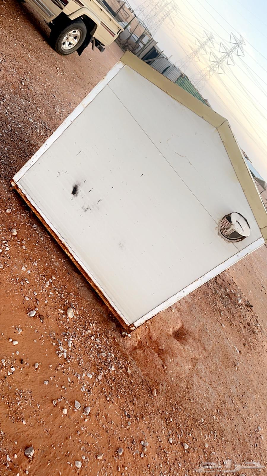 A heavy-duty, strong iron and fiber dog house, almost new.63201379967618111