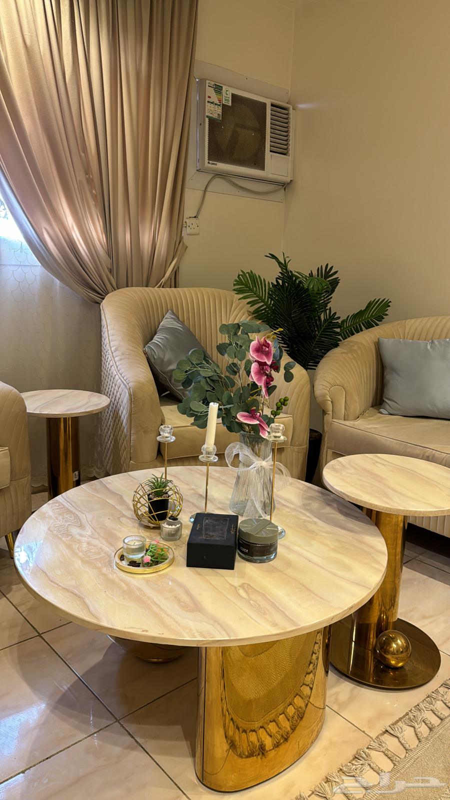 A used cabinet with a marble table and all its accessories63204561880706112