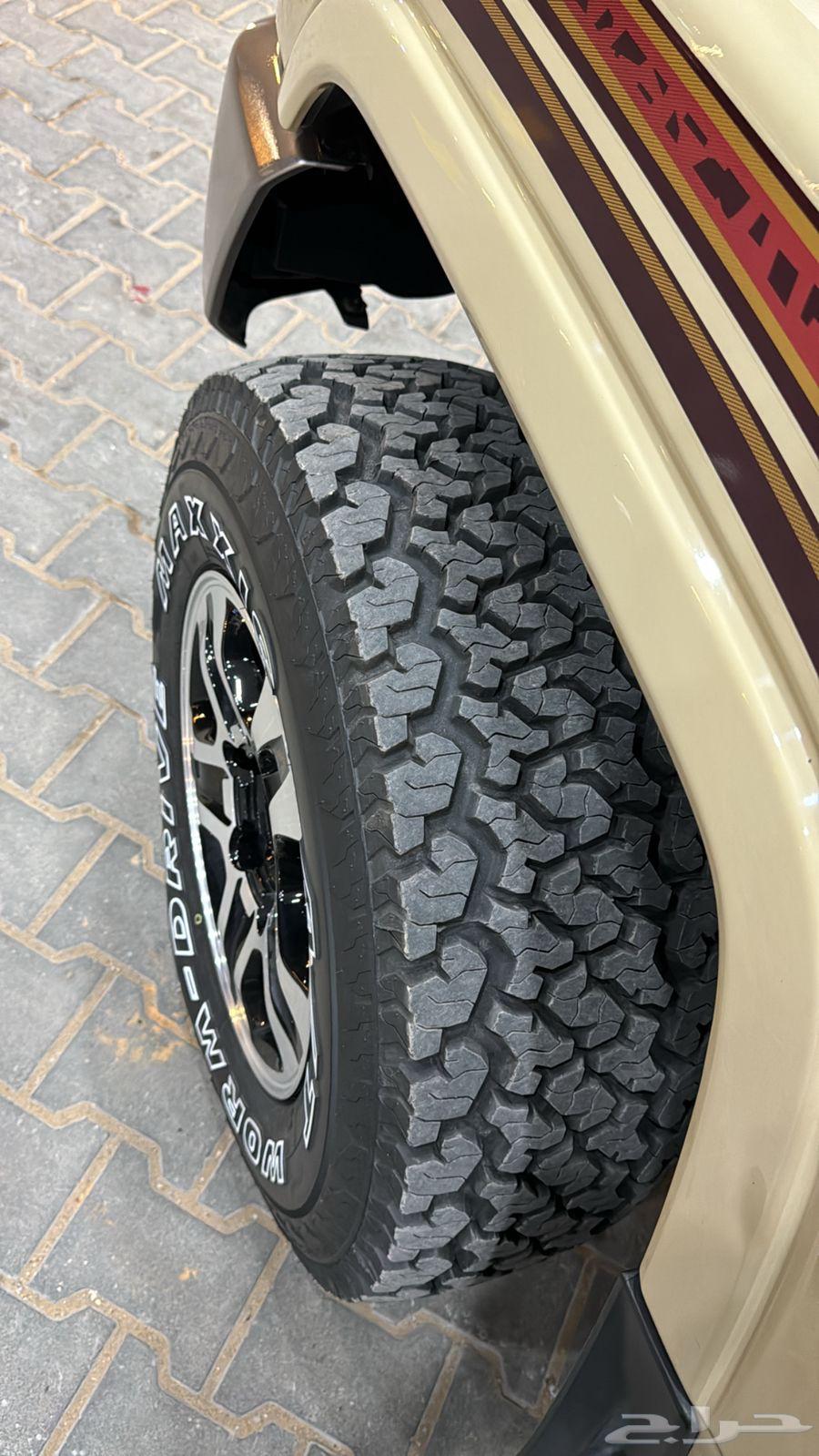 Maxus tires and Lexus rims (eyeliners)63306979162115111